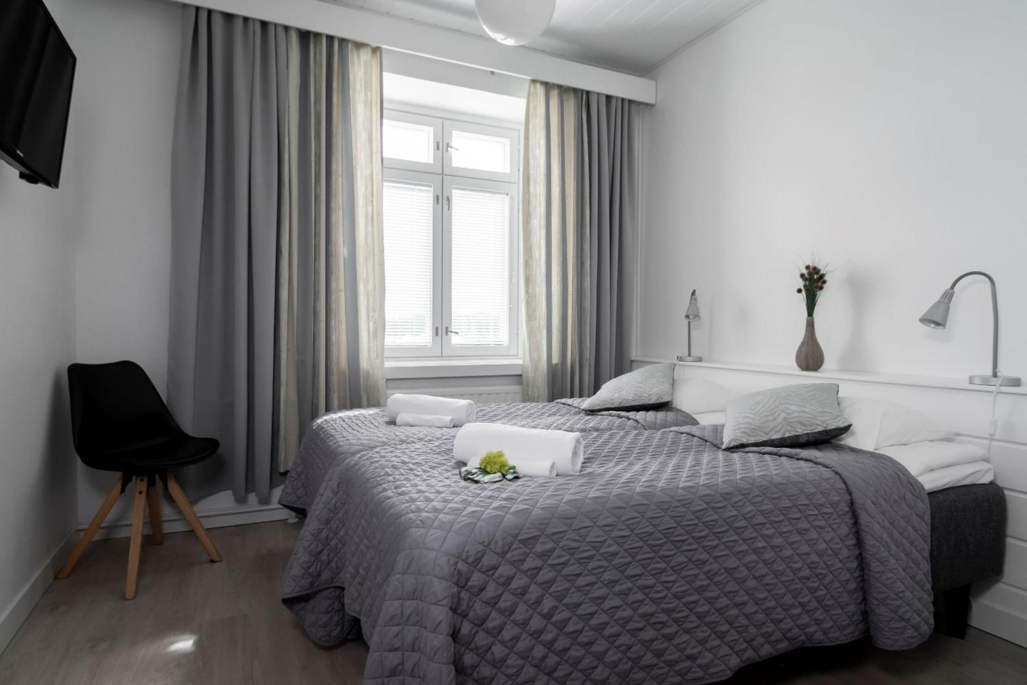 Ik Hotel & Camping Keuruu Habitación foto