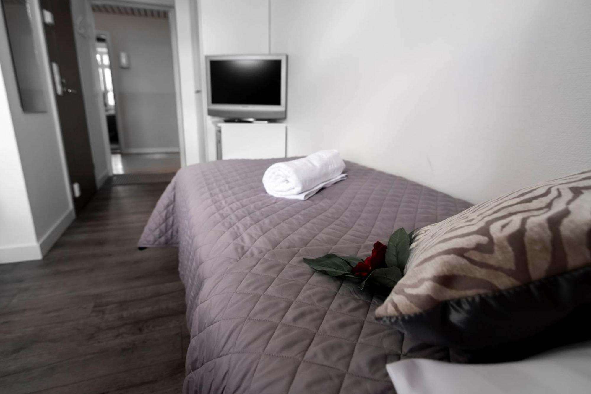 Ik Hotel & Camping Keuruu Habitación foto