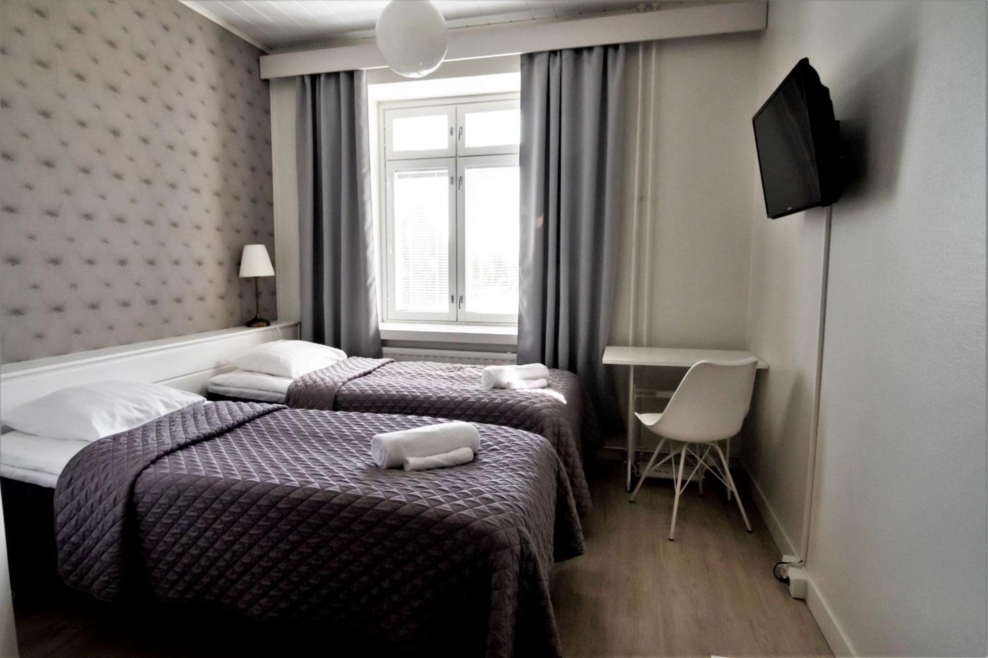 Ik Hotel & Camping Keuruu Habitación foto