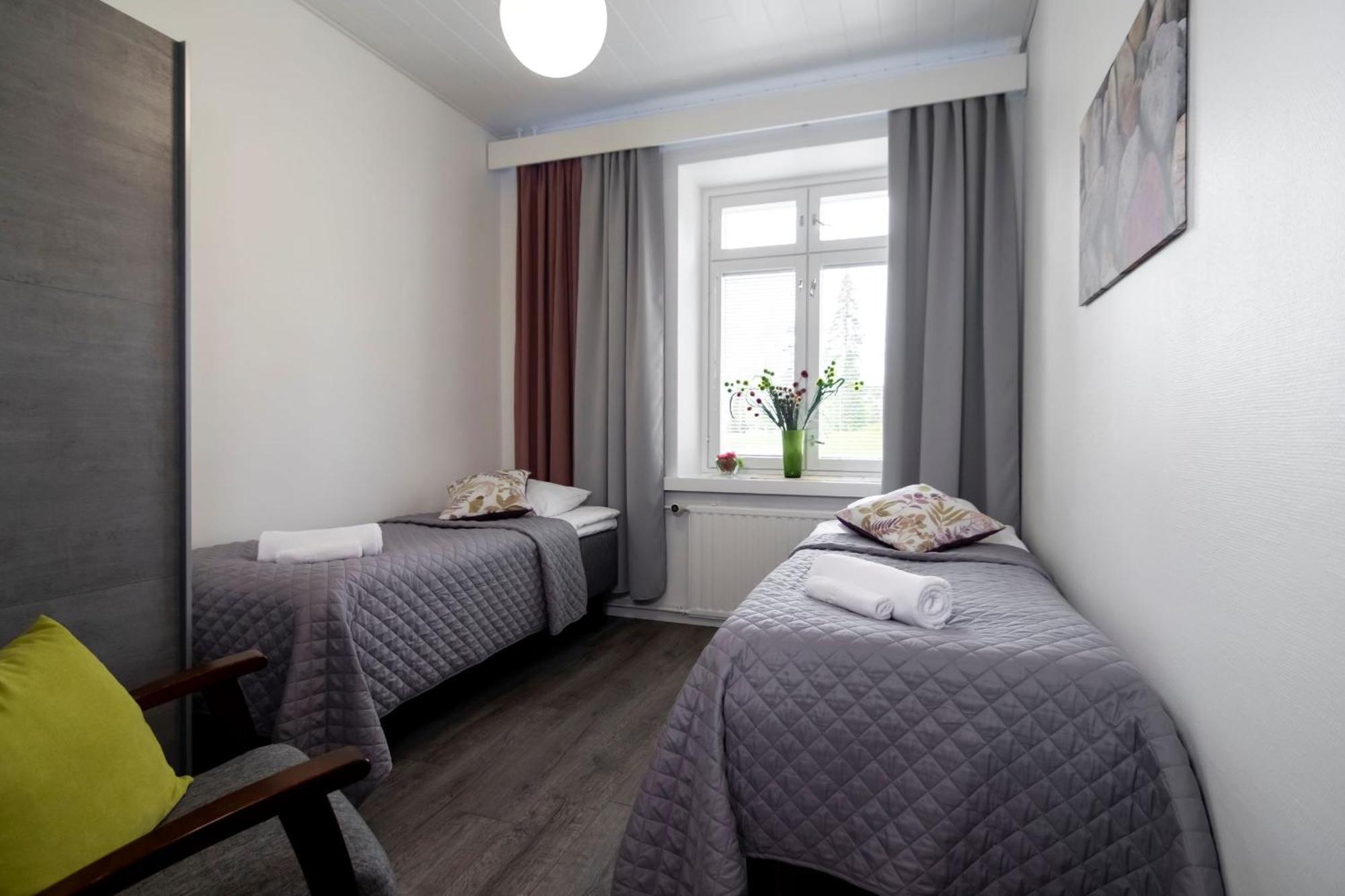 Ik Hotel & Camping Keuruu Habitación foto